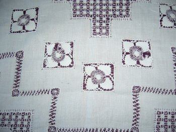Tovaglia in lino ricamato, 1920 circa