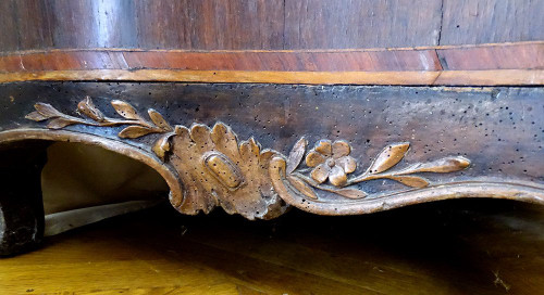 Commode Arbalète Louis XV Marqueterie Bois Rose Palissandre Noyer XVIIIème