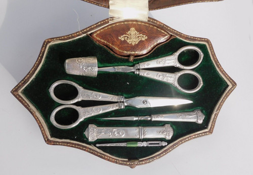 Antique silver sewing set Massif Art nouveau les fileuses