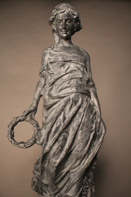 "Le Printemps", Giovane donna drappeggiata in ghisa su base di Mathurin Moreau