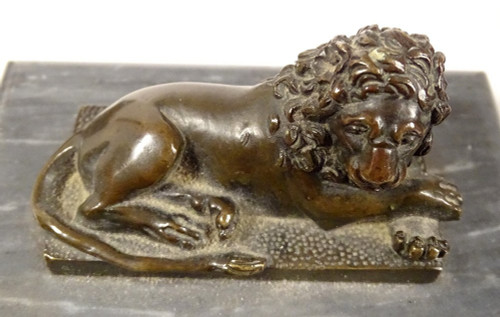 Paire Sculptures Presse-papiers Bronze Lions Couchés Marbre Gris XVIIIème