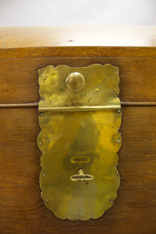Cassapanca con piano curvato in quercia chiara del XIX secolo