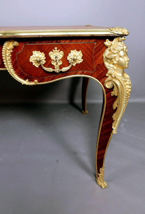 Louis XV-Schreibtisch im Espagnettes