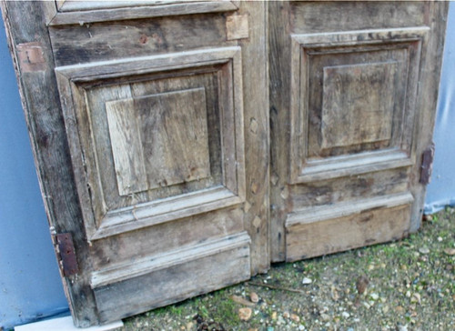 Important Pair of 19th Century Oak Landing Doors