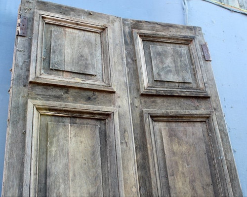 Important Pair of 19th Century Oak Landing Doors