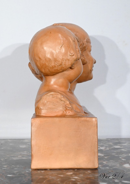 Groupe en Terre Cuite patinée, « Mère et ses enfants », signé P. Dumont, Art Déco – 1920