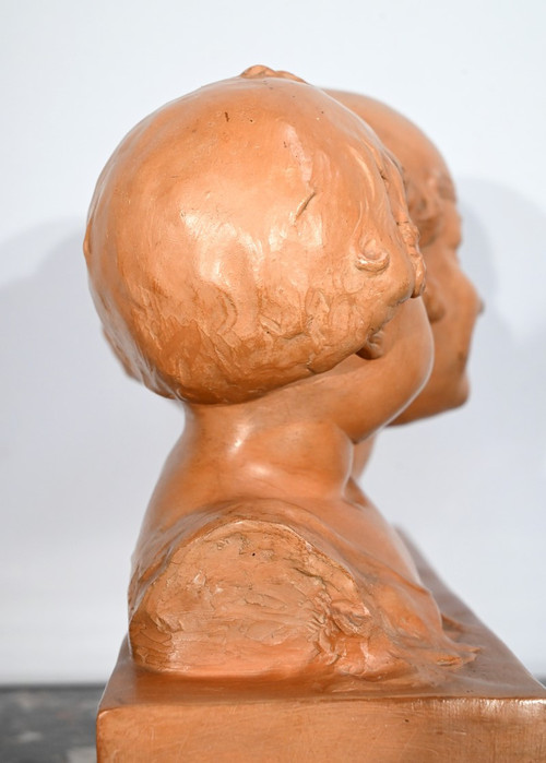 Groupe en Terre Cuite patinée, « Mère et ses enfants », signé P. Dumont, Art Déco – 1920