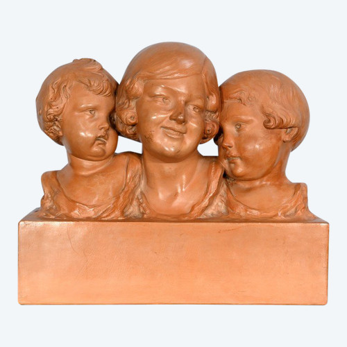 Groupe en Terre Cuite patinée, « Mère et ses enfants », signé P. Dumont, Art Déco – 1920