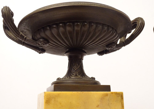 Coppia Cassolette Decorative in Marmo di Siena Bronzo Restauro XIX Secolo
