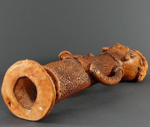 Francia, anni '60, Grande Scultura Antropomorfa In Stile Africanista In Terracotta.