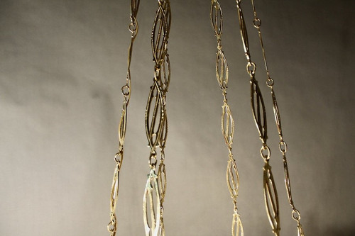 Lampadario gotico fiammeggiante in bronzo del XVII secolo