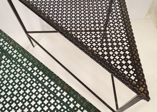 2 Tables Basses Triangulaires Mathieu Matégot Métal Perforé Peint XXème