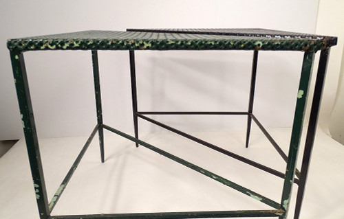 2 Tables Basses Triangulaires Mathieu Matégot Métal Perforé Peint XXème
