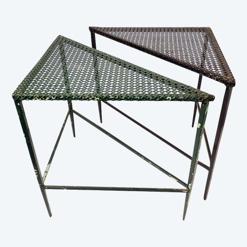 2 Tables Basses Triangulaires Mathieu Matégot Métal Perforé Peint XXème