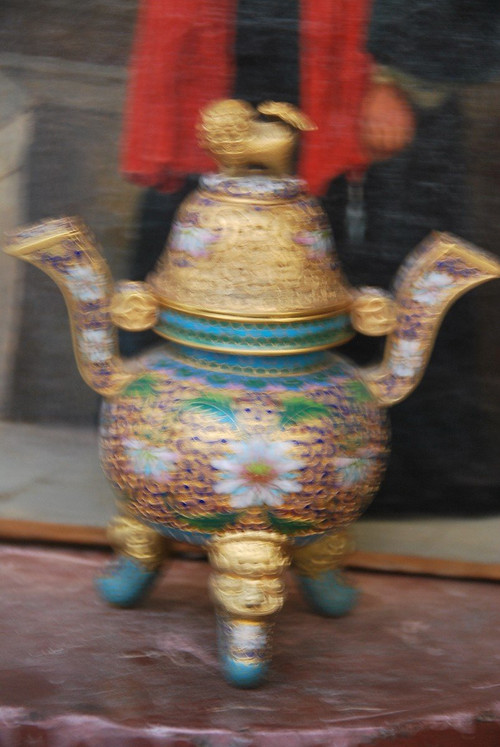 China Brule Enameled And Golden Perfume