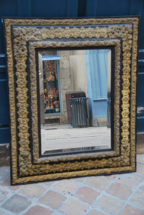 Grand Miroir De Style Louis XIV  En Laiton Repoussé