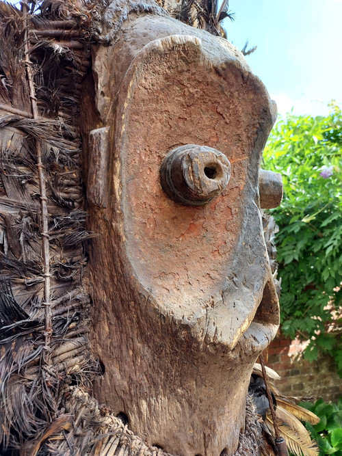 Bembe mask and set