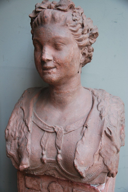 Ein Paar Terrakotta-Büsten aus der Directoire-Epoche und ihre Hüllen