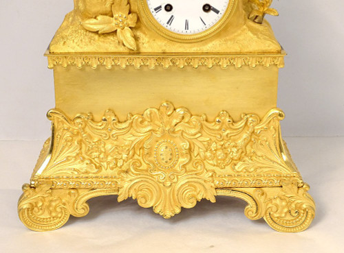Romantic Clock Bronze Gilt Young Elegant Woman Reading 19th century