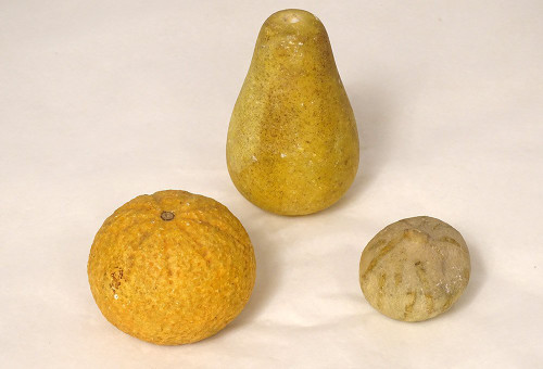 Set di 21 frutti in marmo policromo di Carrara Uve Pesche Ciliegie XIX secolo