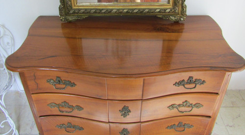 Commode galbée Louis XV