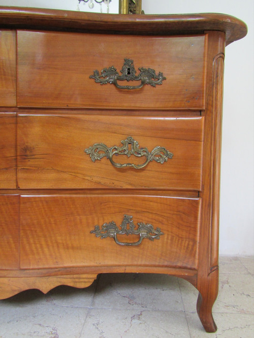 Commode galbée Louis XV