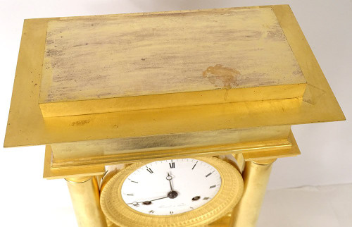 Säulen-Portikus-Pendeluhr Bronze vergoldet Flocard Paris Empire Clock XIX.