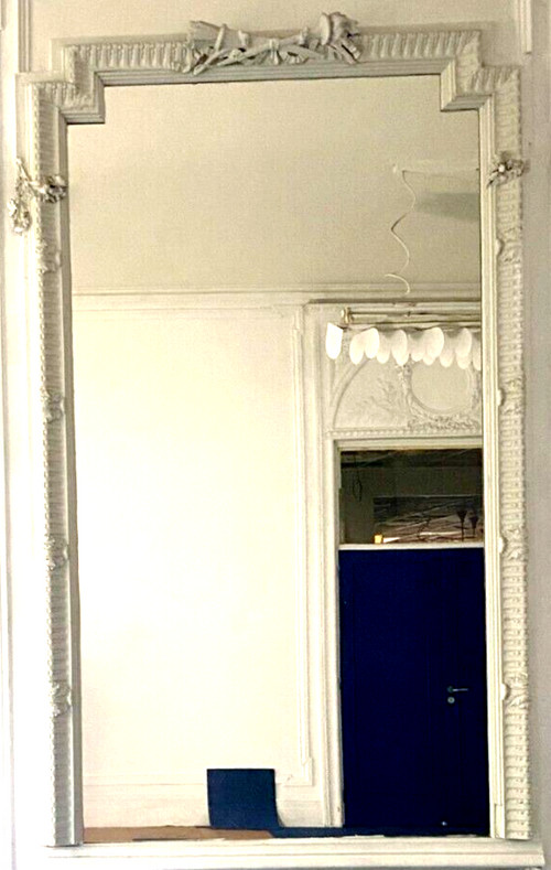 Louis XVI style mirror in wood and carved stucco XX century