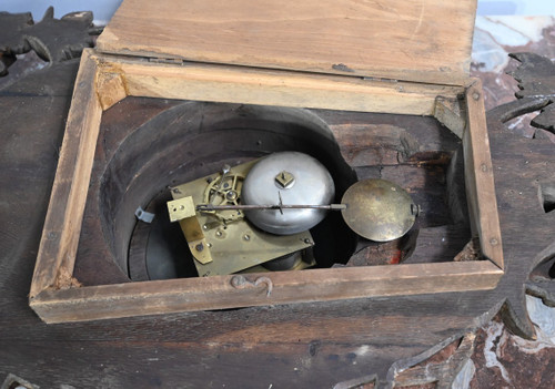 Important Oak clock, Renaissance style - Early 20th century
