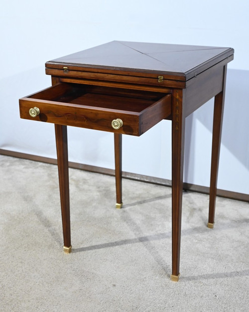 Table Mouchoir en Acajou Massif – 1920