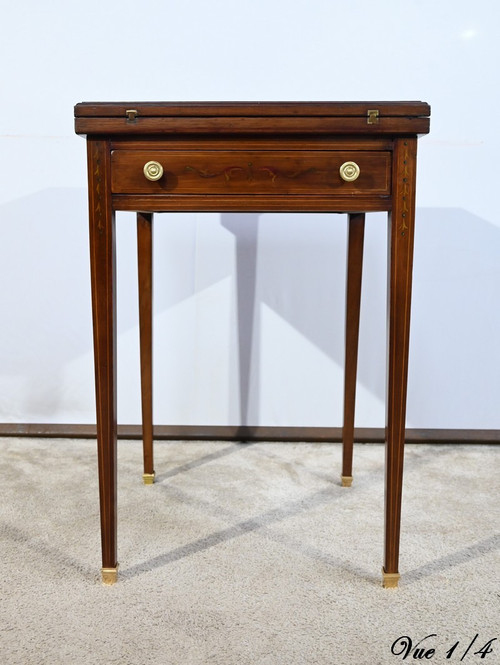Table Mouchoir en Acajou Massif – 1920