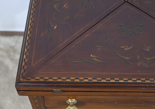 Table Mouchoir en Acajou Massif – 1920