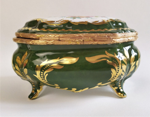Scatola in Porcellana di Limoges Decoro a Mano. Cornice in Ottone Dorato