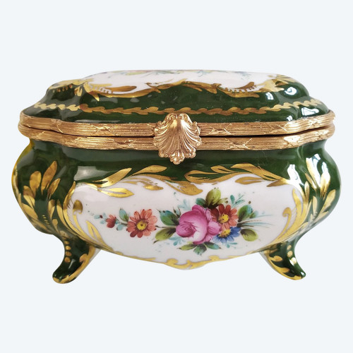 Scatola in Porcellana di Limoges Decoro a Mano. Cornice in Ottone Dorato