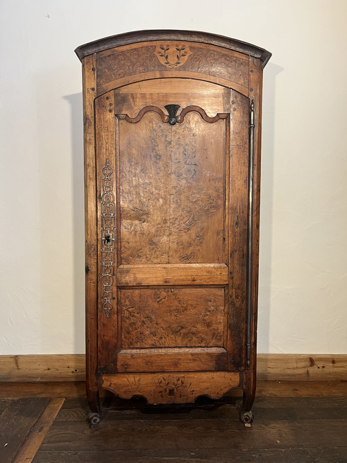 1700 walnut and briar cabinet