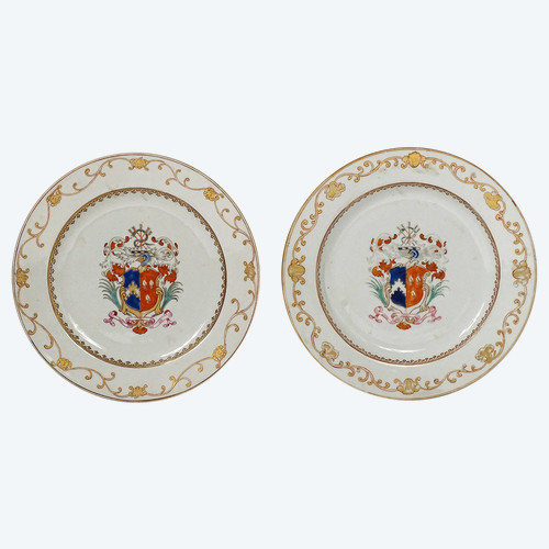 Pair of Porcelain Dishes Compagnie des Indes Coat of Arms Chevalier 18th century