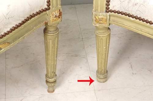 Paire Fauteuils Louis XVI à La Reine Dossier Médaillon Bois Laqué XVIIIème