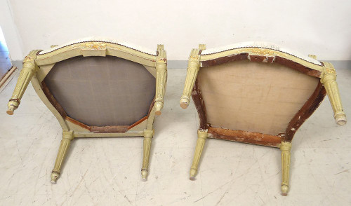 Paire Fauteuils Louis XVI à La Reine Dossier Médaillon Bois Laqué XVIIIème