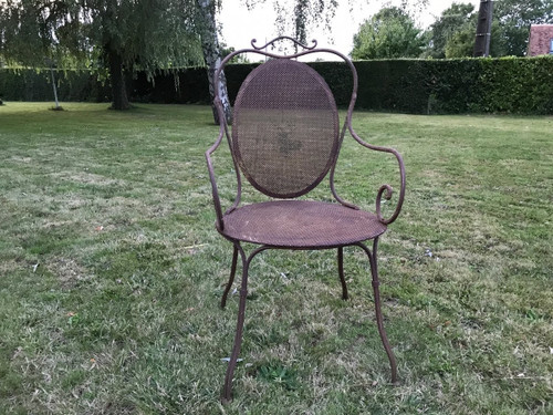 Beautiful garden in squared iron from the 20th century