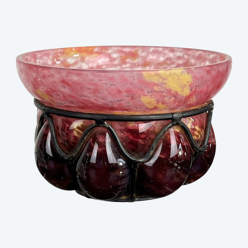 TAZZA SCHNEIDER IN VETRO OPALESCENTE ROSA E PARMA / STRUTTURA IN FERRO BATTUTO