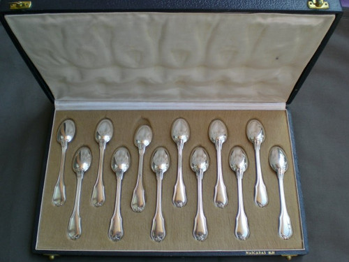 Schachtel mit 12 Mokkalöffeln aus massivem Silber von Têtard Frères