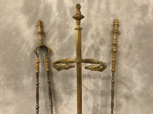 Beau serviteur de cheminée ancien en bronze et fer d'époque 19 ème de style Louis XVI 