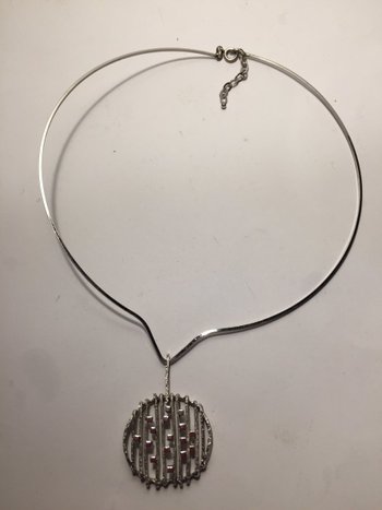 Collier torque Moderniste en Argent. Années 70