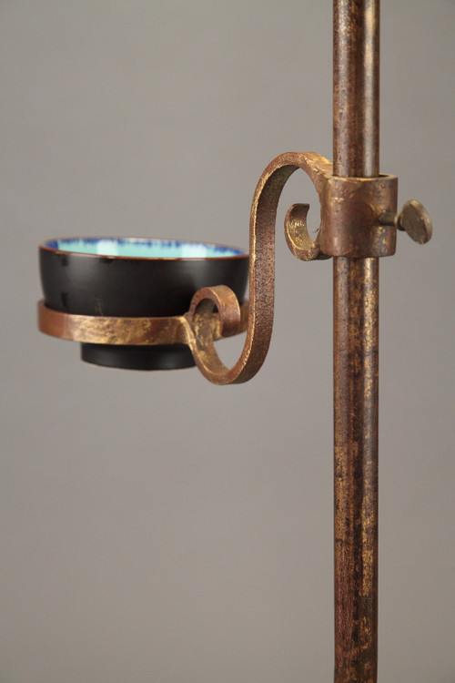 Tripod lampstand with blue ceramic figure