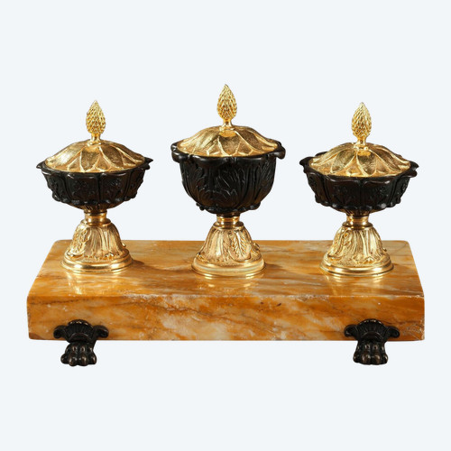 Antico scrittoio in bronzo e marmo di Siena, epoca '800