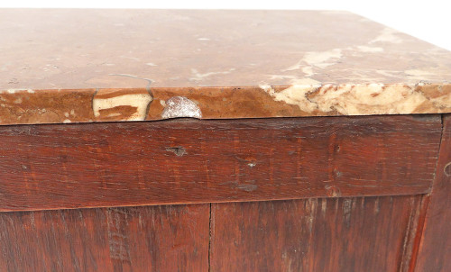 Piccolo cassettone Luigi XVI in legno di palissandro satinato e marmo XVIII secolo