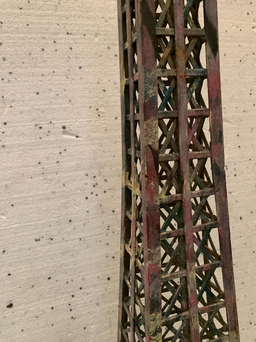 Tour EIFFEL en fer plat et cornières patinées XX siècle