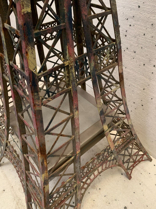Tour EIFFEL en fer plat et cornières patinées XX siècle