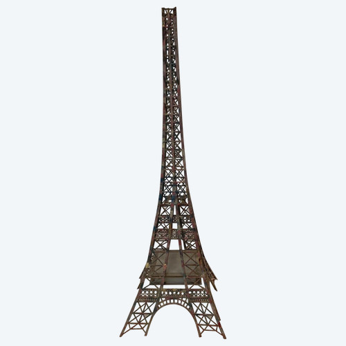 Tour EIFFEL en fer plat et cornières patinées XX siècle