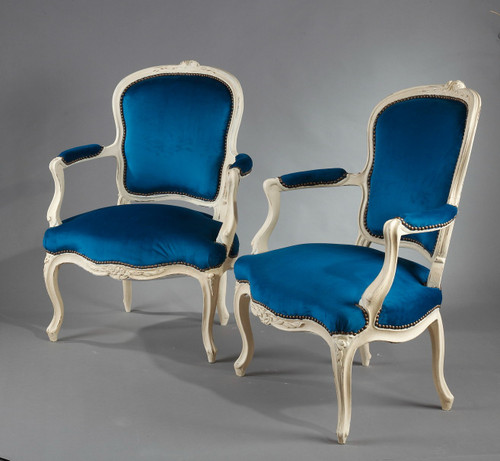 Vier entenblaue Samtsessel aus der Zeit Louis XV